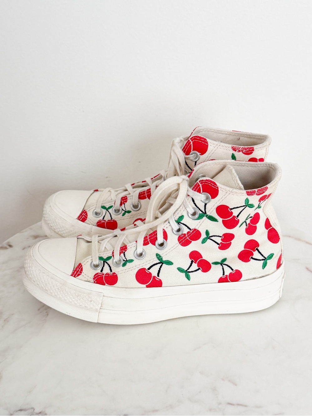 Converse Chuck Taylor All Stars Lift Platform Hi Top Cherry Sneakers Size 7 - Picture 4 of 7